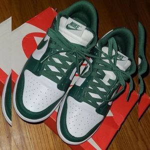 Dunks Low Varsity Green